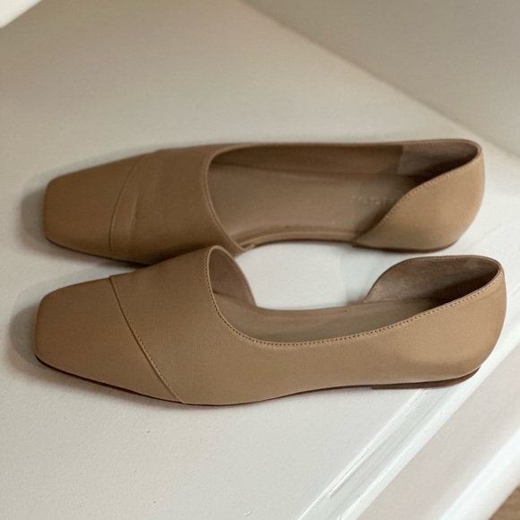 Vince || Cyder Flat in Cappucino - Picture 5 of 12